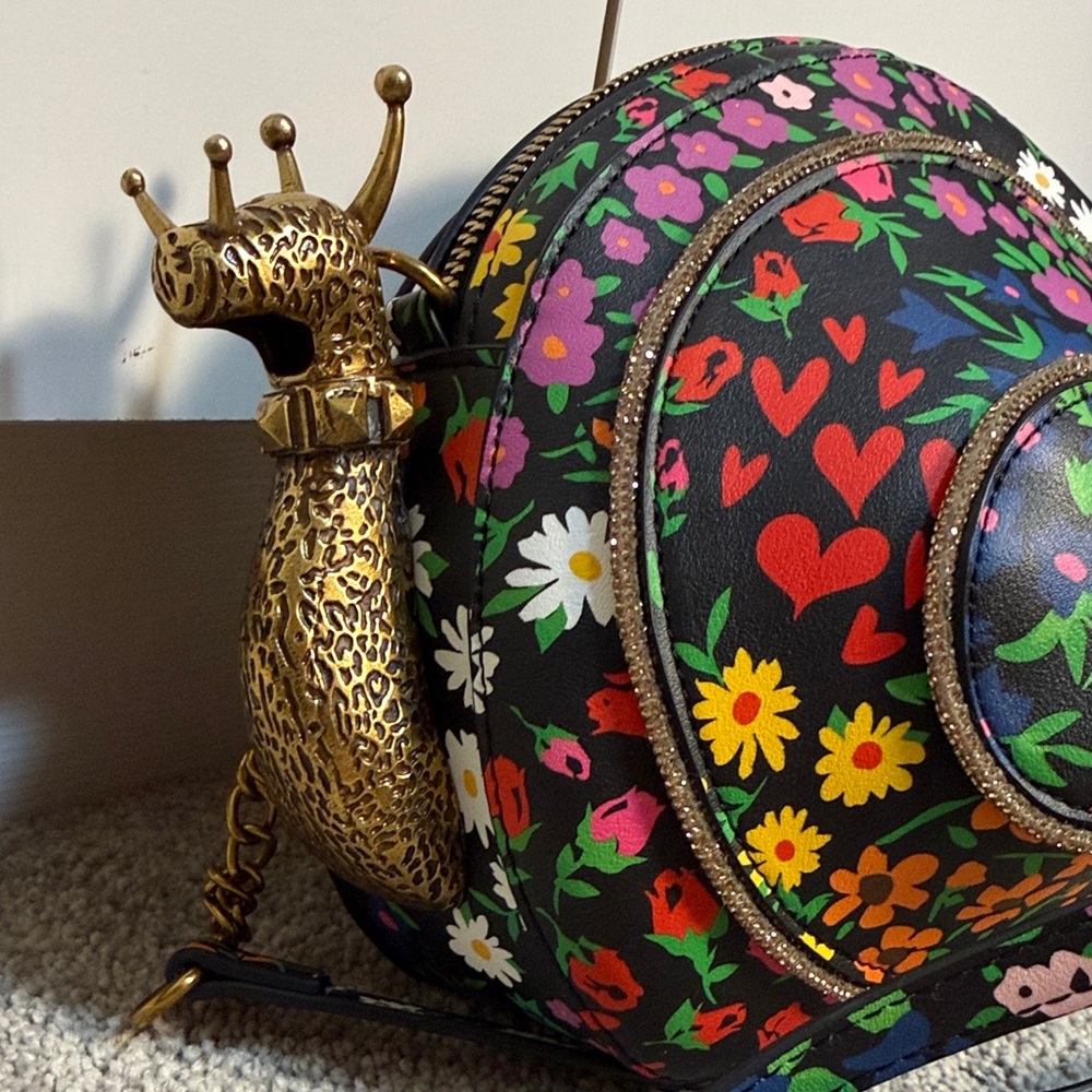 Betsey Johnson Kitsch floral Snailed It snail Crossbody Bag - Picture 2 of 16